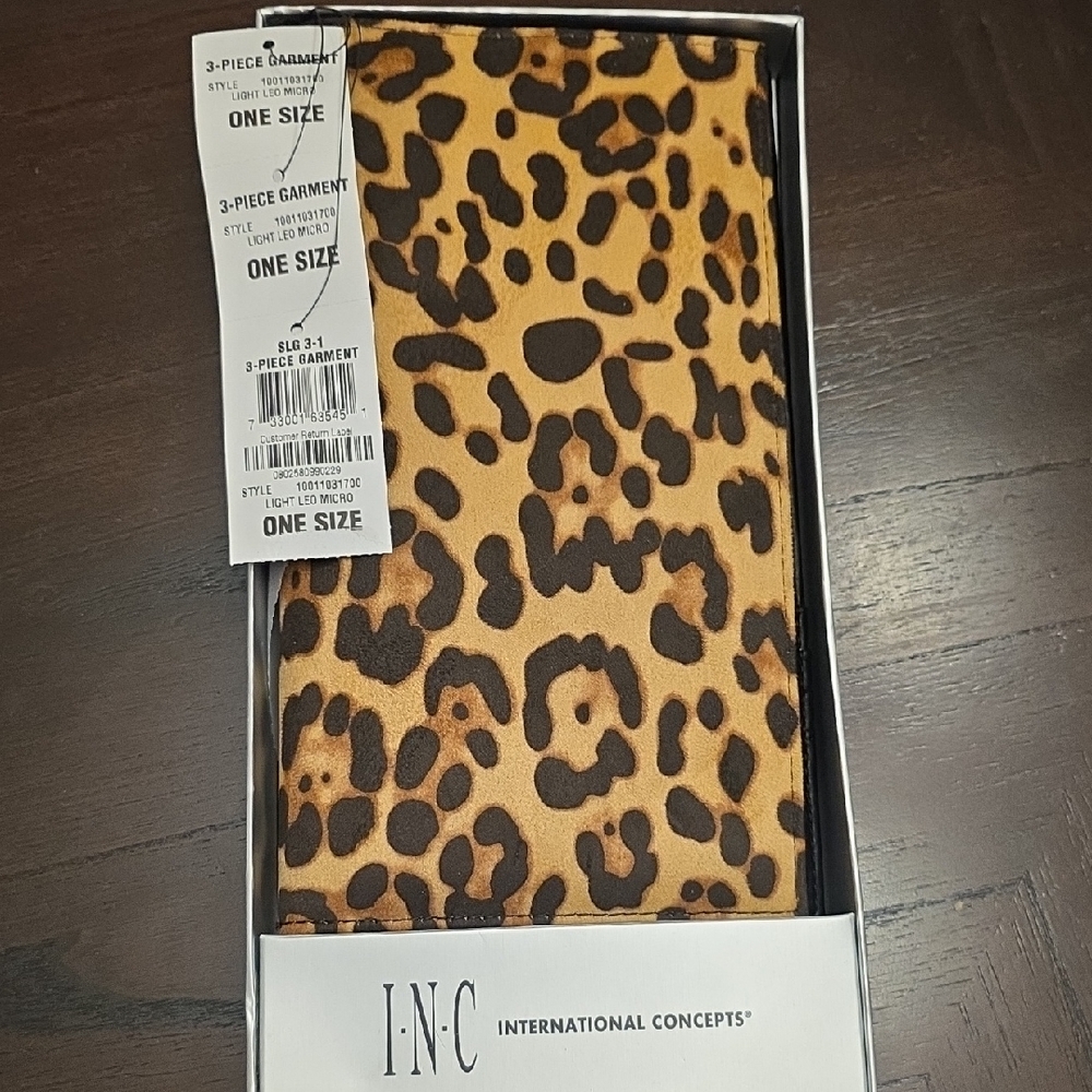 INC Leopard Print Clutch - Picture 1 of 3